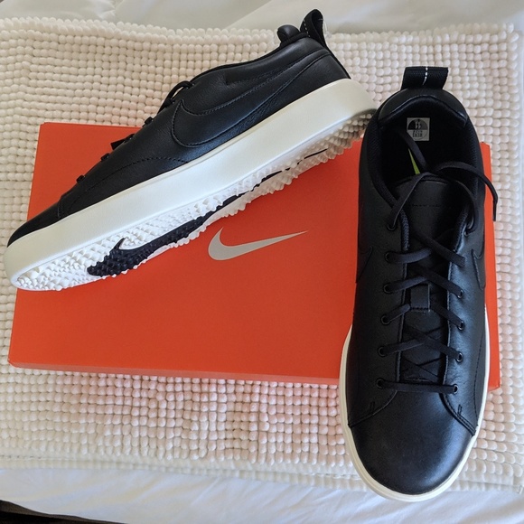 nike course classic spikeless golf shoes